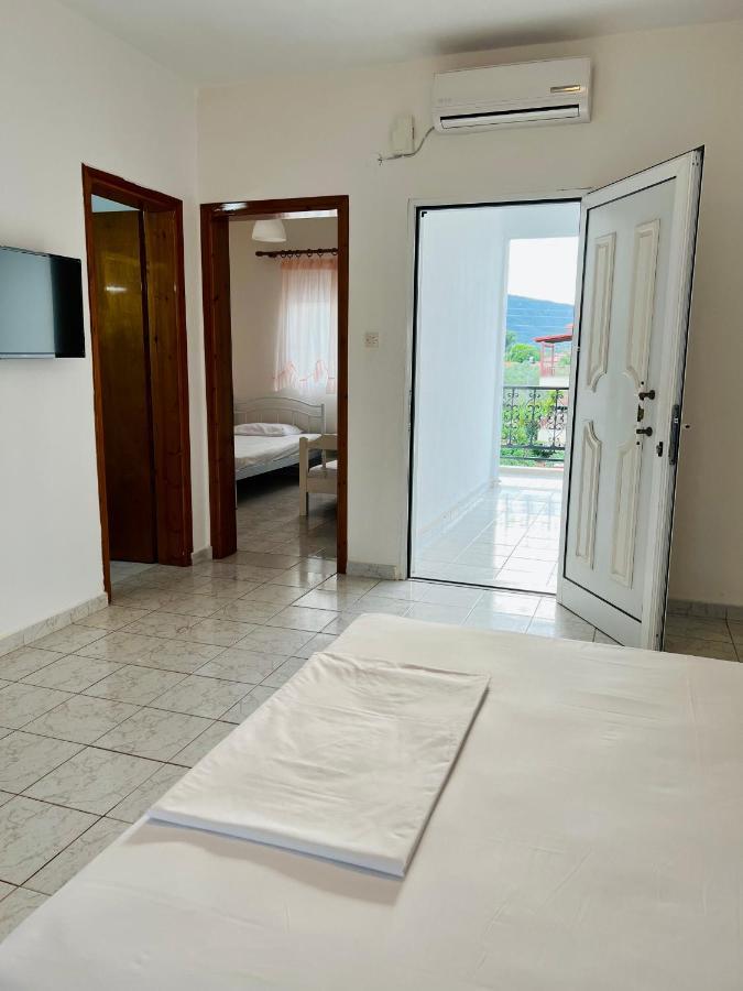 Atlantis Apartments Nea Vrasna Exterior photo